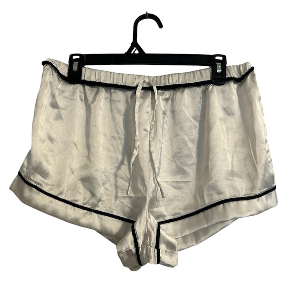 Fashion Nova Silky White Pull On Front Tie Sleepwear Shorts Loungewear